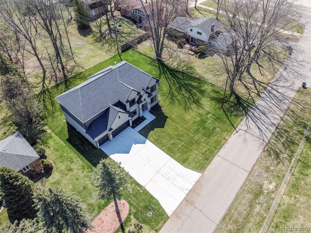 50 Lesdale Drive, Troy, MI 48085 — Photo 8