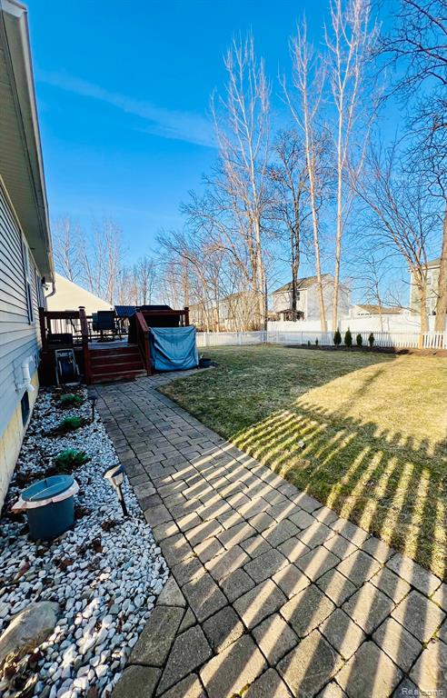 704 HAYSTACK Drive, Linden, MI 48451 — Photo 8