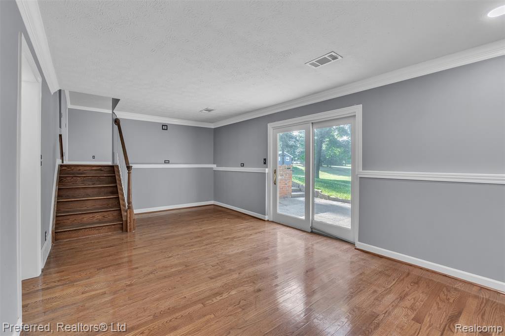 9366 Wild Oaks Circle, South Lyon, MI 48178 — Photo 35