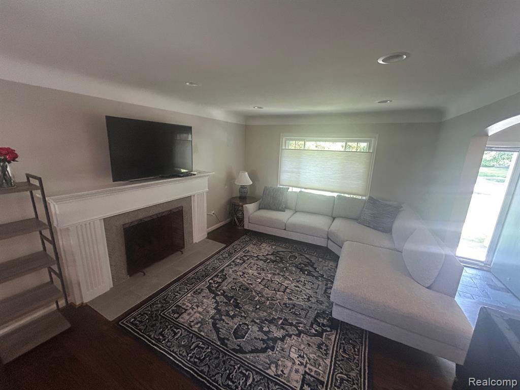 881 Lincoln Road, Grosse Pointe, MI 48230 — Photo 7