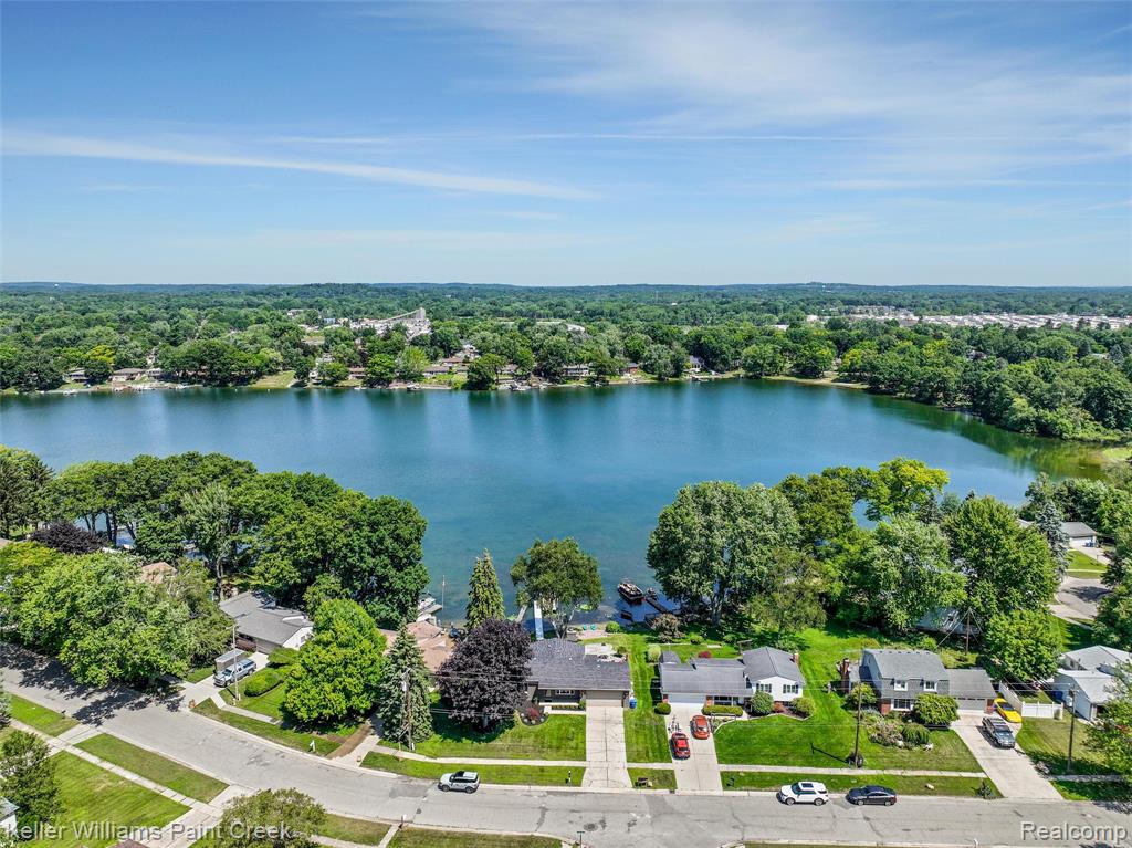 5842 Pleasant Drive, Waterford, MI 48329 — Photo 50