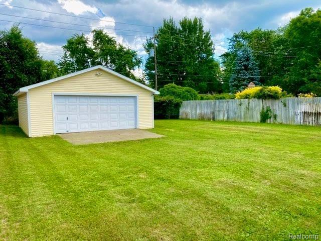 5250 Drayton Road, Clarkston, MI — Photo 4