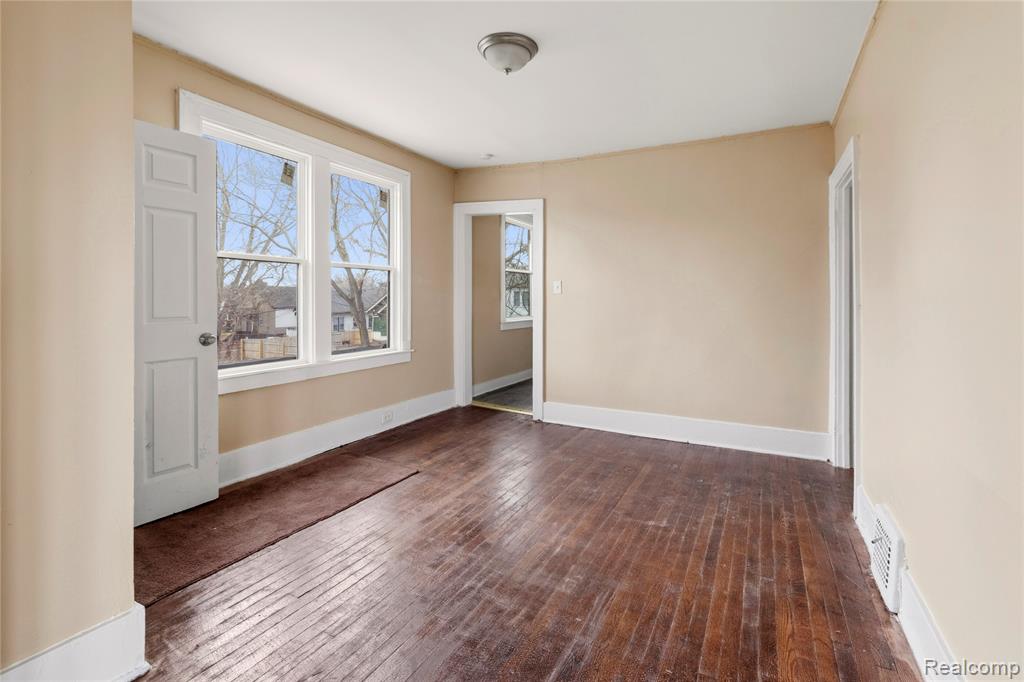 471 Kitchener Street, Detroit, MI 48215 — Photo 11