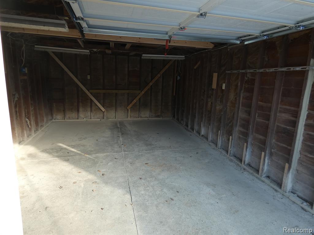 8065 PROSPECT Avenue, Warren, MI 48089 — Photo 5