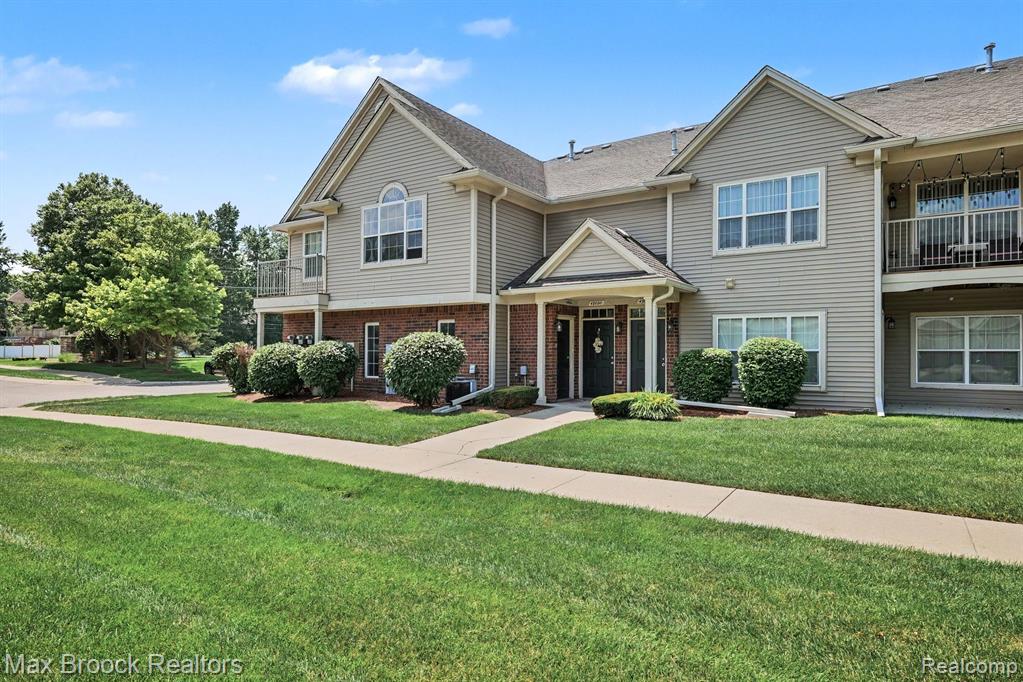49086 W Woods Drive, Utica, MI 48317 — Photo 16