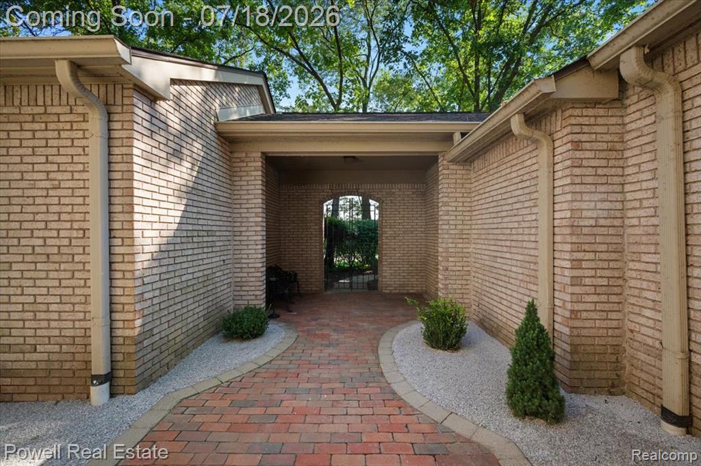 1106 Timberview Trail, Bloomfield Hills, MI 48304 — Photo 2