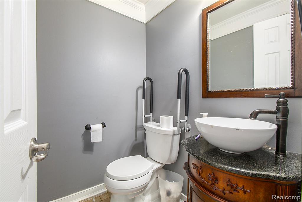 7471 Brewer Road, Flint, MI 48507 — Photo 13