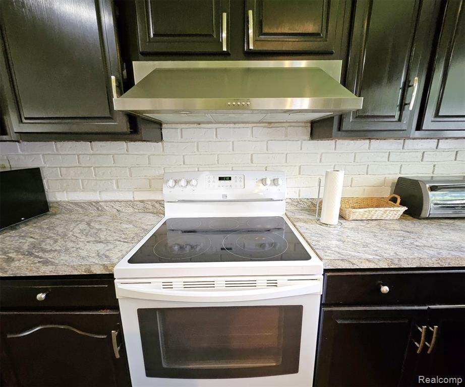 496 E Lovell Drive, Troy, MI 48085 — Photo 7