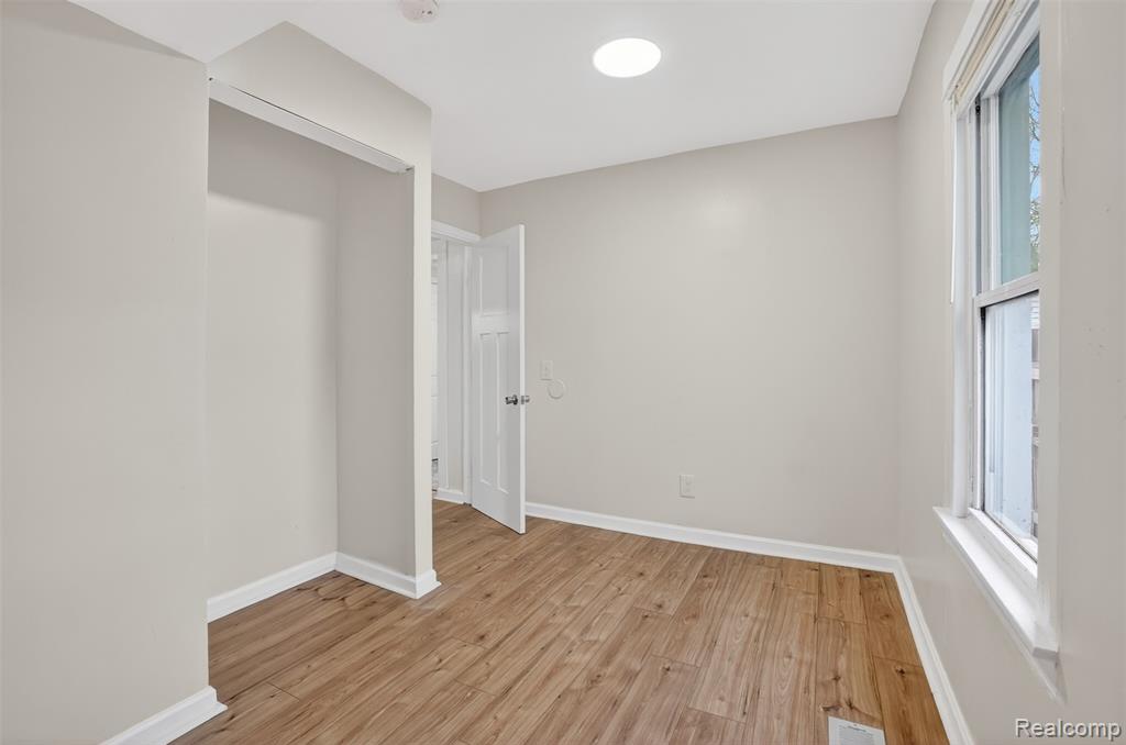 4910 HUGHES Road, Lansing, MI 48910 — Photo 20