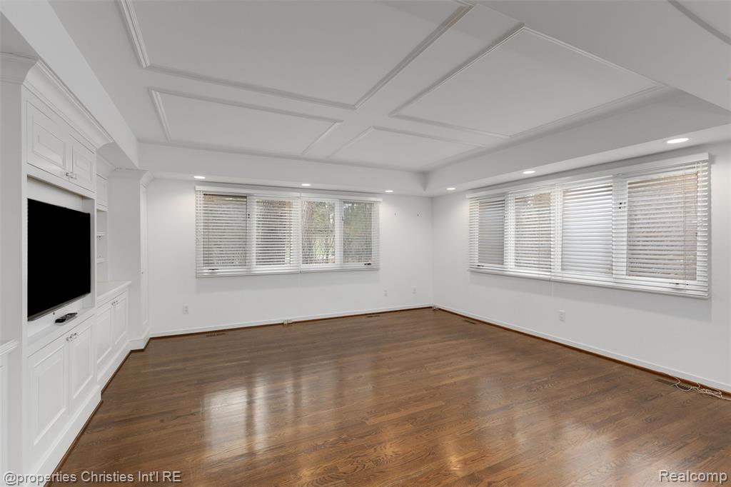 4768 Wendrick Drive, West Bloomfield, MI 48323 — Photo 17