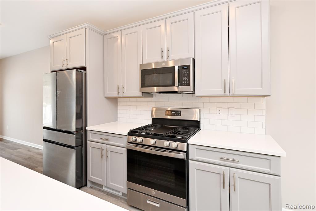 4861 Parkside Lane, Troy, MI 48085 — Photo 12
