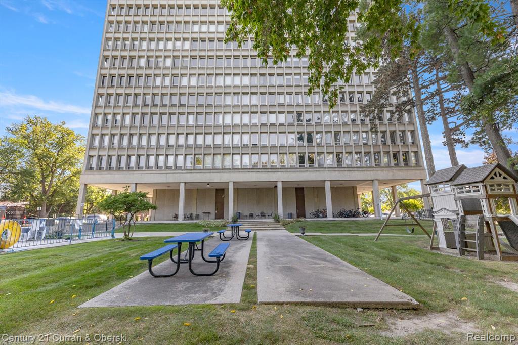 22700 GARRISON Street, 903, Dearborn, MI 48124 — Photo 24