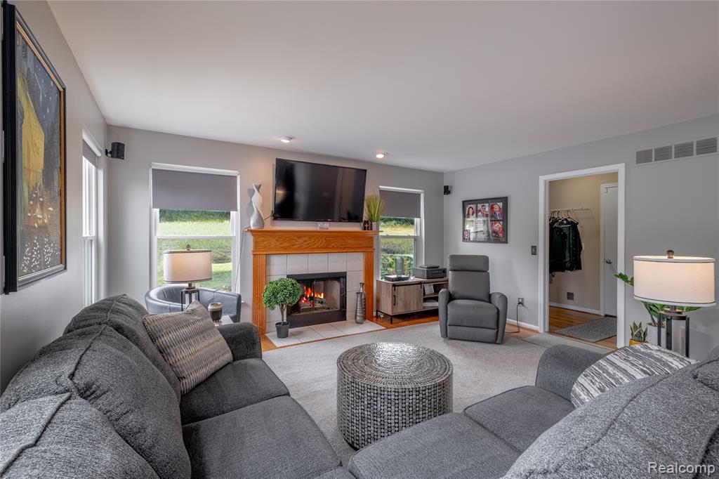 742 Maple Tree Drive, Fenton, MI 48430 — Photo 10