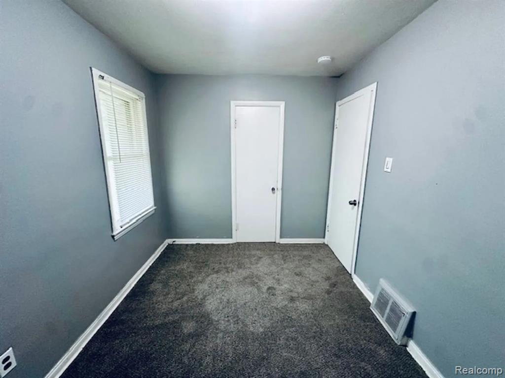 9213 Plainview Avenue, Detroit, MI 48228 — Photo 7