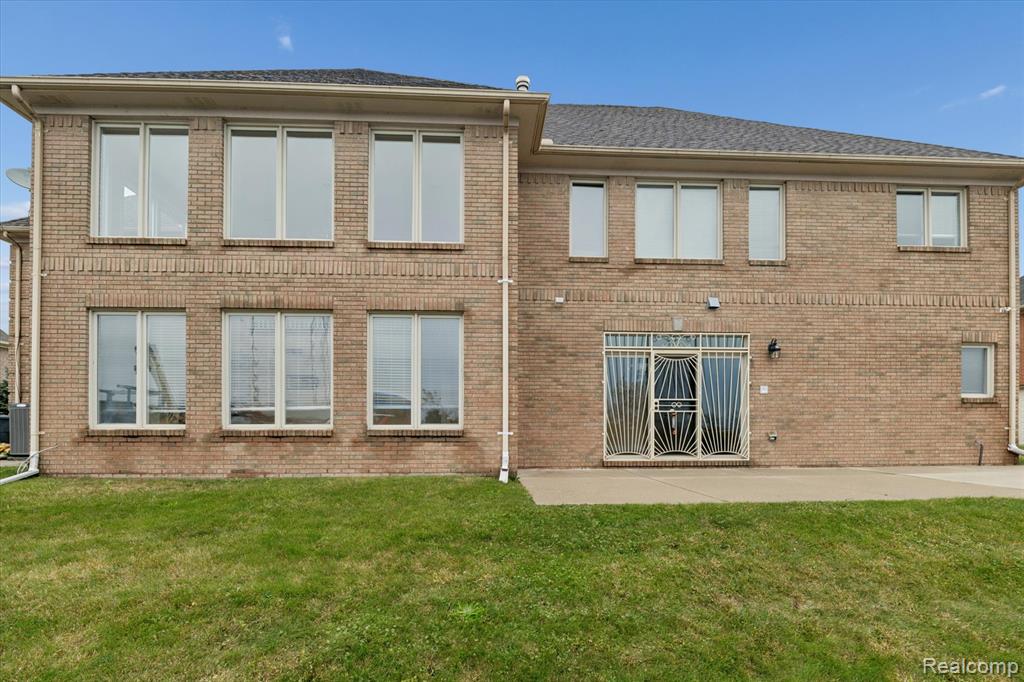 74 SAND BAR Lane, Detroit, MI 48214 — Photo 44