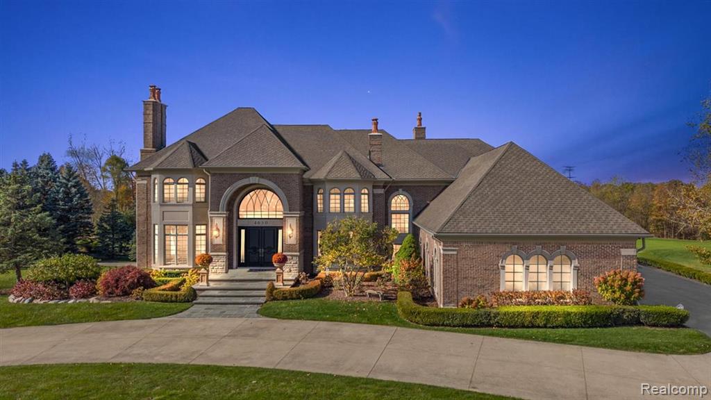 4650 Gatehouse Court, Rochester, MI 48306