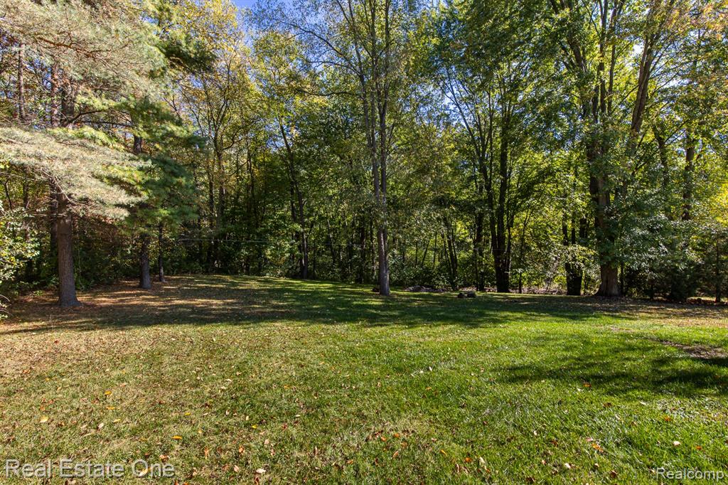 5690 White Lake Road, Clarkston, MI — Photo 73