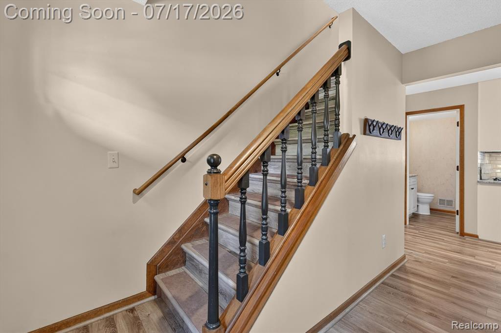 60309 Lamplighter Drive, New Hudson, MI 48165 — Photo 8