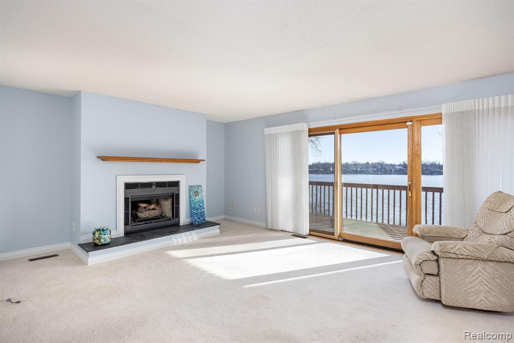48041 BAYSHORE Drive, Belleville, MI 48111 — Photo 9