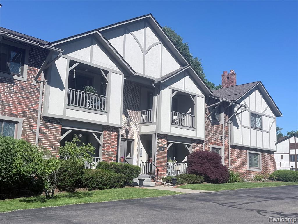 42160 Woodward Avenue, 7, Bloomfield Hills, MI 48304