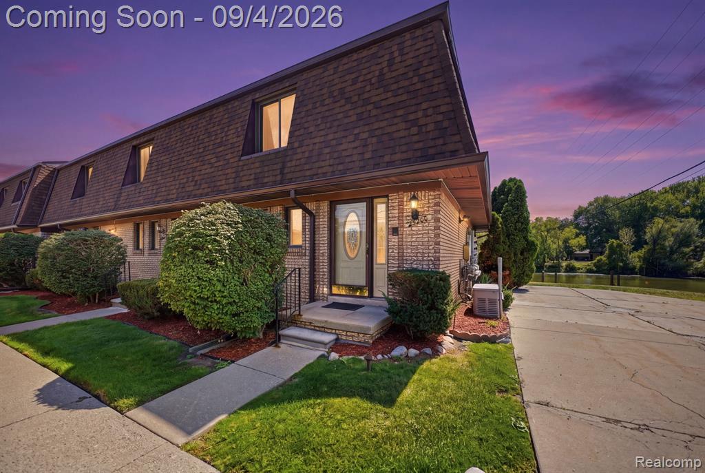 25200 Quarter Deck Street, Harrison Township, MI