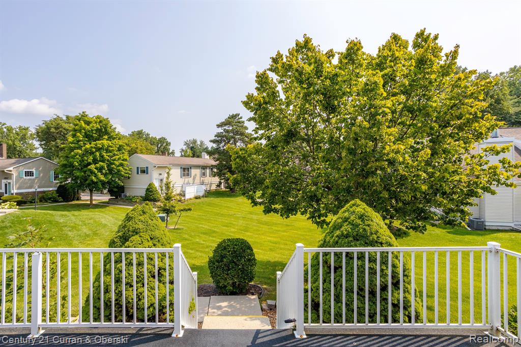 21260 E GLEN HAVEN Circle, Northville, MI 48167 — Photo 4