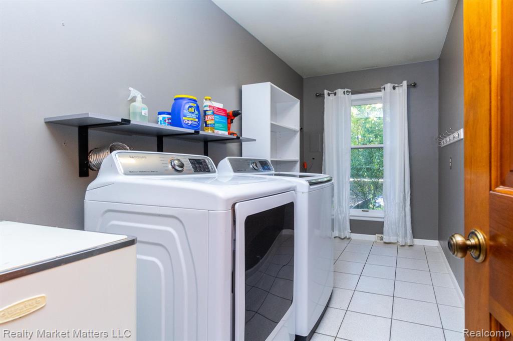7505 Falling Leaf Court, Flushing, MI 48433 — Photo 23