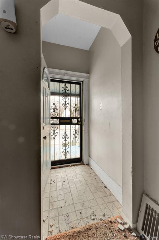 5593 CADILLAC Avenue, Detroit, MI 48213 — Photo 12