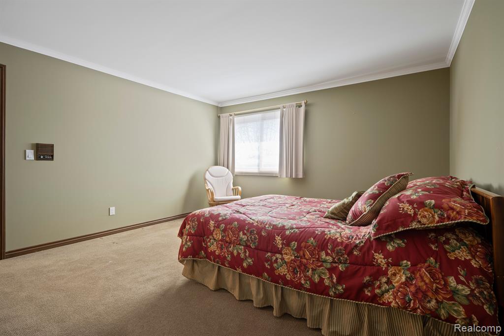 415 W HICKORY GROVE Road, Bloomfield Hills, MI 48302 — Photo 31