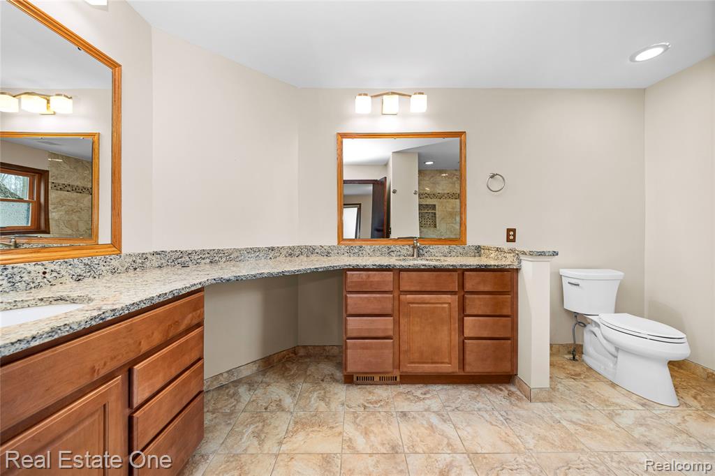 4921 Crestview Drive, Clarkston, MI 48348 — Photo 32
