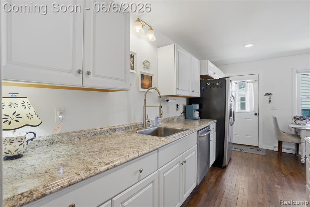 425 W Caroline Street, Fenton, MI 48430 — Photo 9