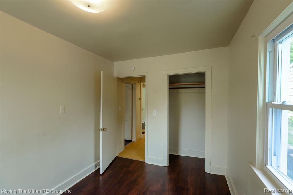 560 GREENLAWN Street, Ypsilanti, MI 48198 — Photo 15