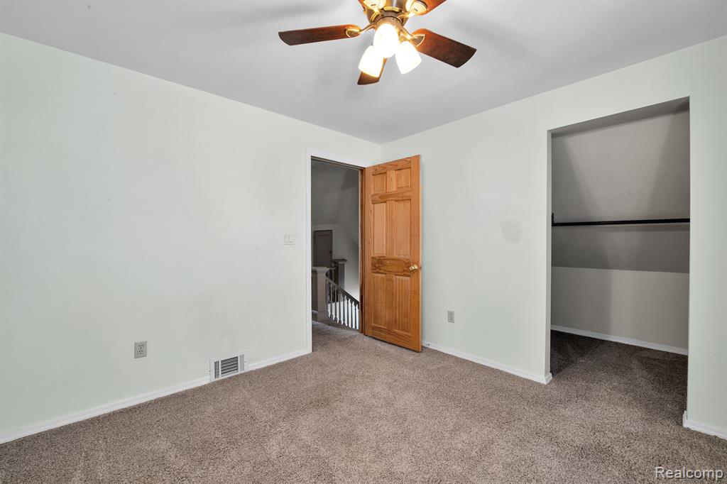 555 CHESTNUT Street, Wyandotte, MI 48192 — Photo 21