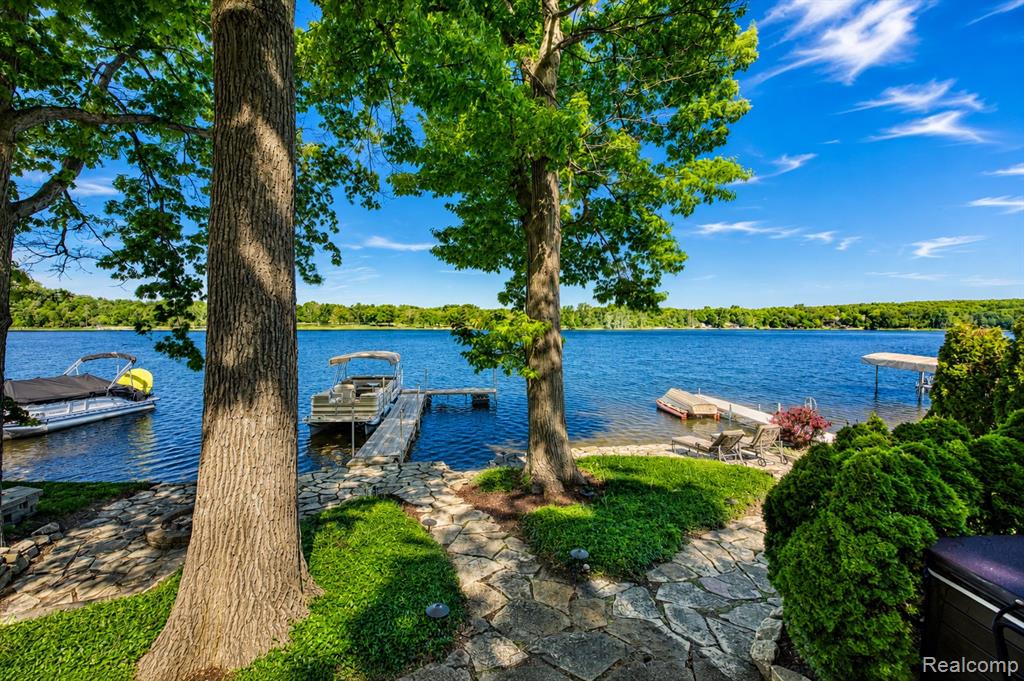 5940 Silver Birch Road, Ortonville, MI 48462 — Photo 49