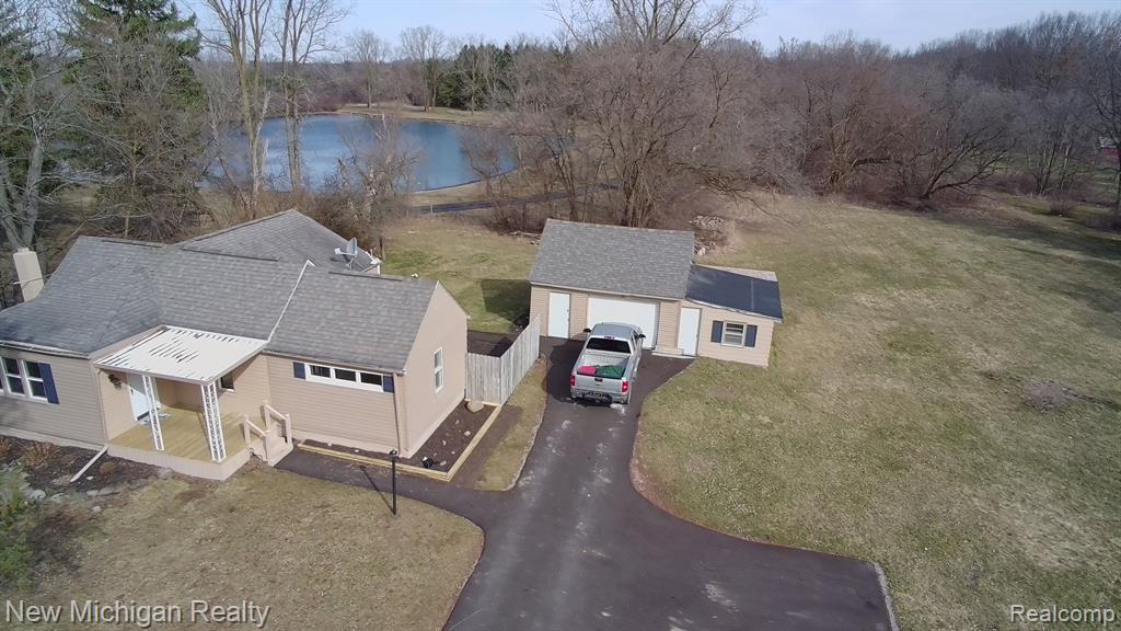 4262 W COURT Street, Flint, MI 48532 — Photo 3