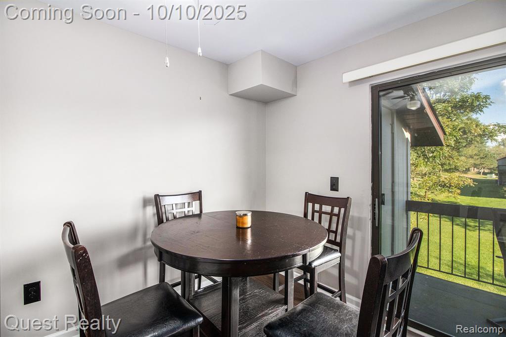 33855 Pondview Circle, Livonia, MI 48152 — Photo 7
