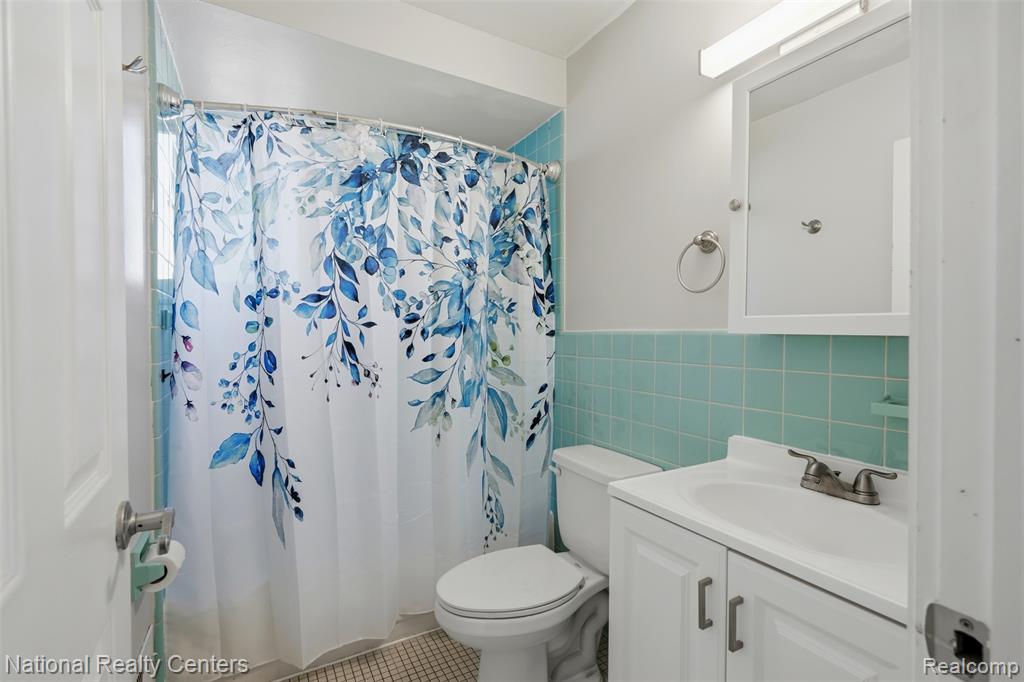4030 W 13 Mile Road, Royal Oak, MI 48073 — Photo 9