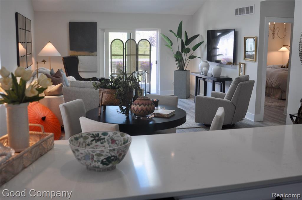 1530 Parmenter Court, 18, Petoskey, MI 49770 — Photo 4