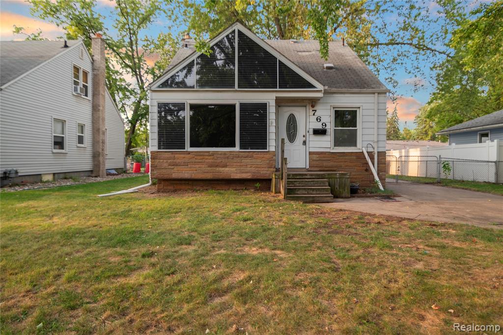 769 Coolidge Avenue, Clawson, MI — Photo 2