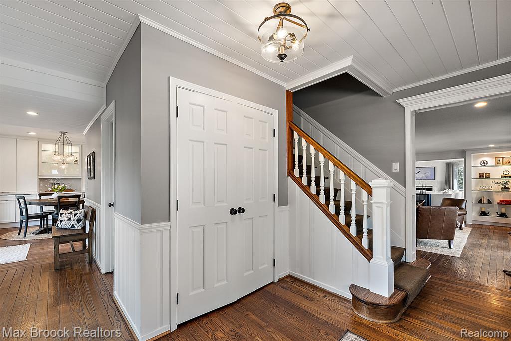 5905 Wing Lake Road, Bloomfield Hills, MI 48301 — Photo 2