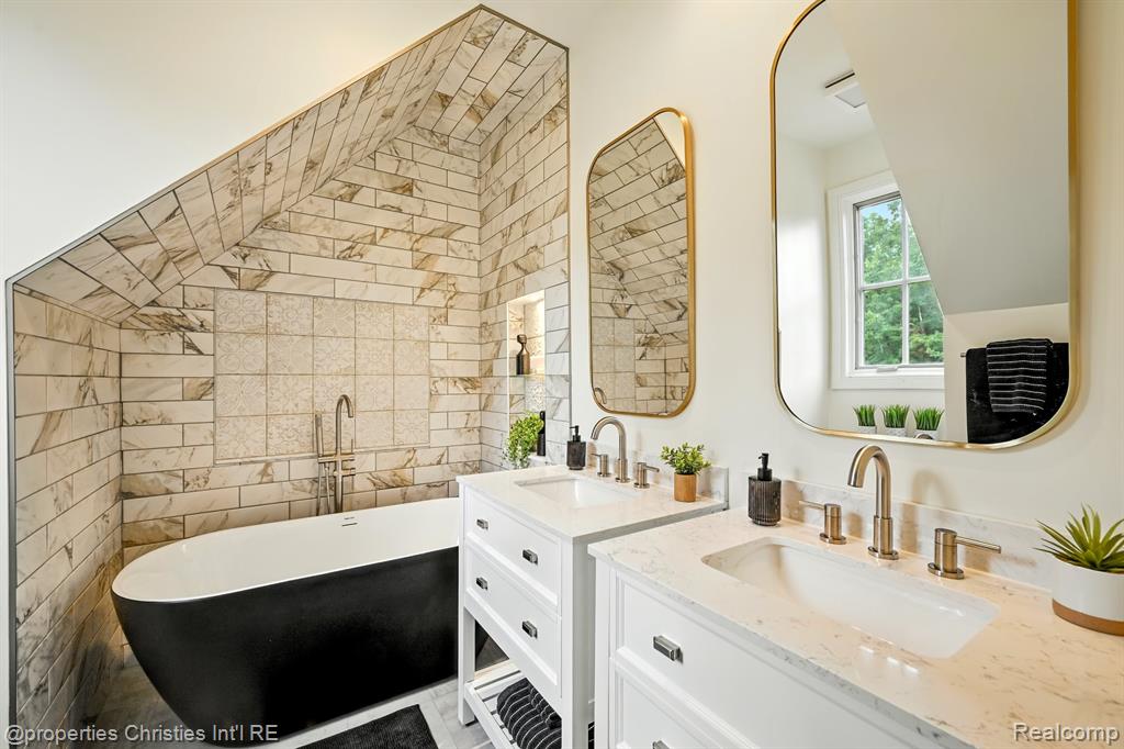 47765 Bellagio Drive, Northville, MI 48167 — Photo 33