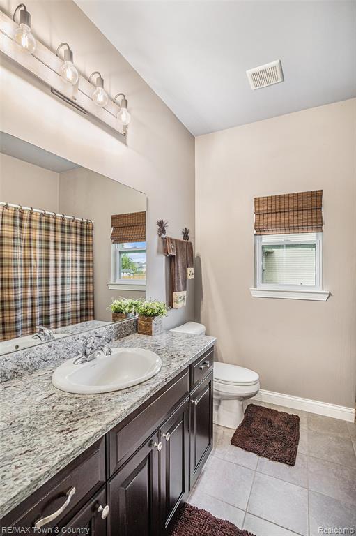 1535 Woodlake Lane, Grand Blanc, MI 48439 — Photo 23