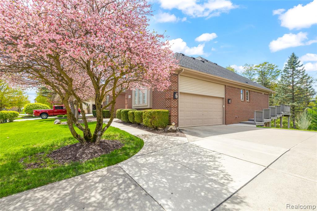 9124 Countrywood Drive, Plymouth, MI 48170 — Photo 37