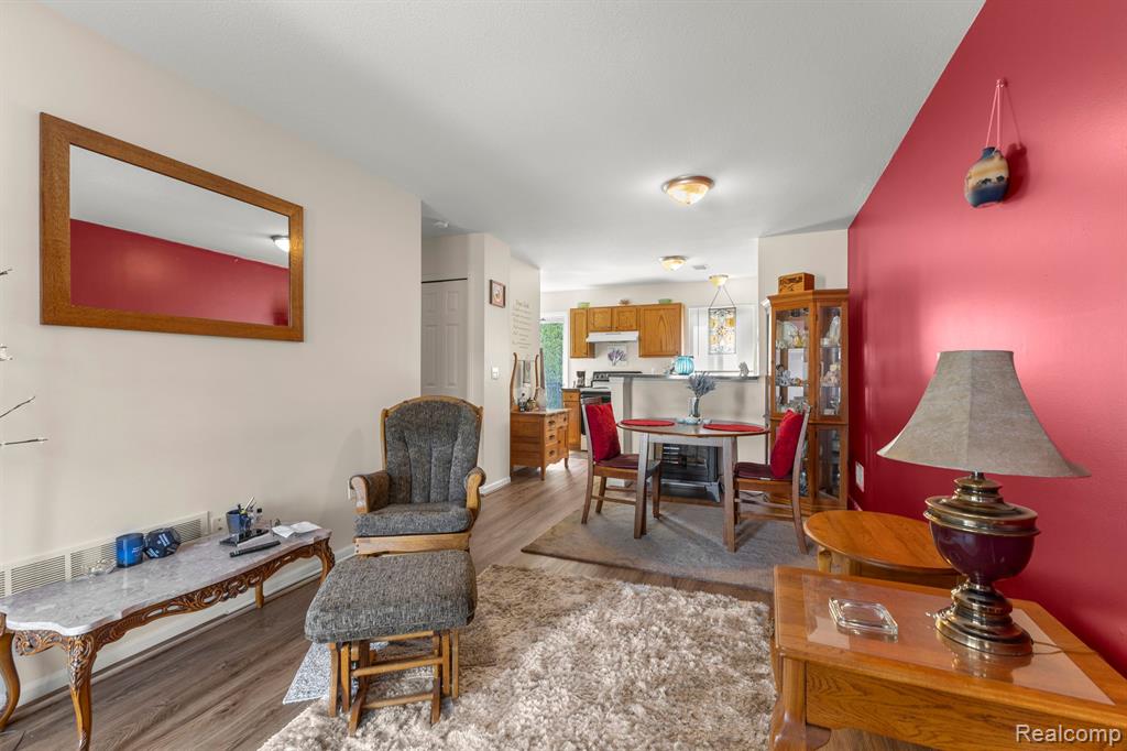 23272 STOFLET Lane, Trenton, MI 48183 — Photo 15