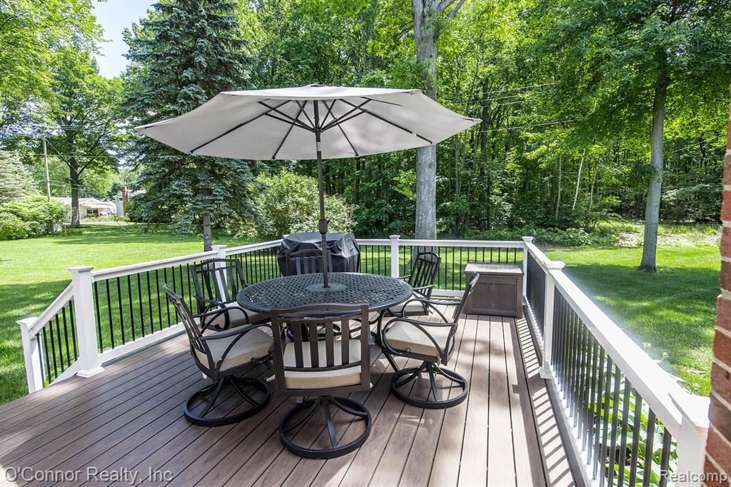 3239 Turnberry, Port Huron, MI 48060 — Photo 43