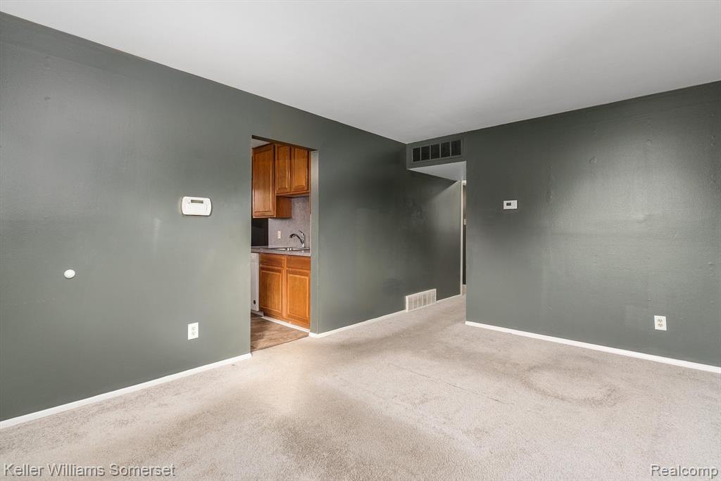 788 CLEOPHUS Parkway, Lincoln Park, MI 48146 — Photo 8