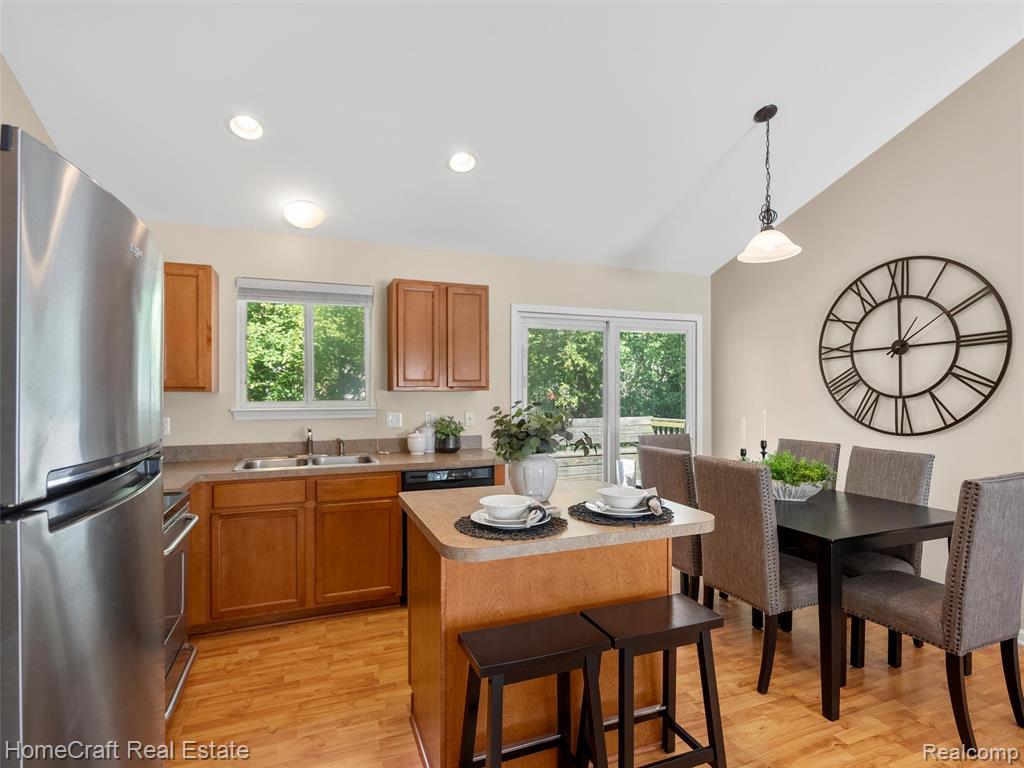 5930 FORESTAL Drive, Waterford, MI 48327 — Photo 11