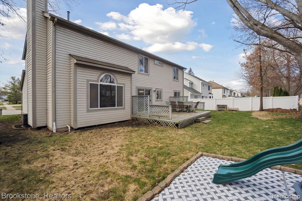 4272 HEATHERSTONE Drive, Waterford, MI 48329 — Photo 44