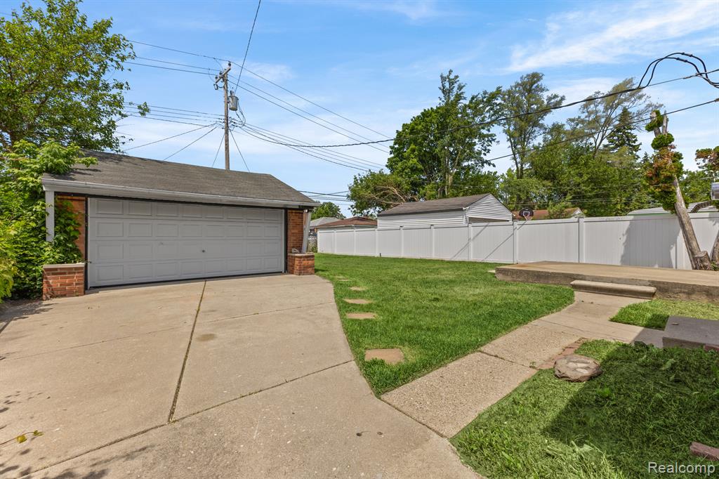 20261 Burt Road, Detroit, MI 48219 — Photo 21