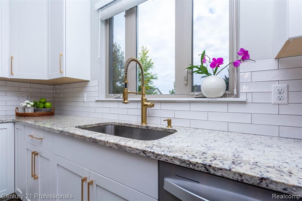 49806 Bingham Lane, Macomb, MI 48044 — Photo 15